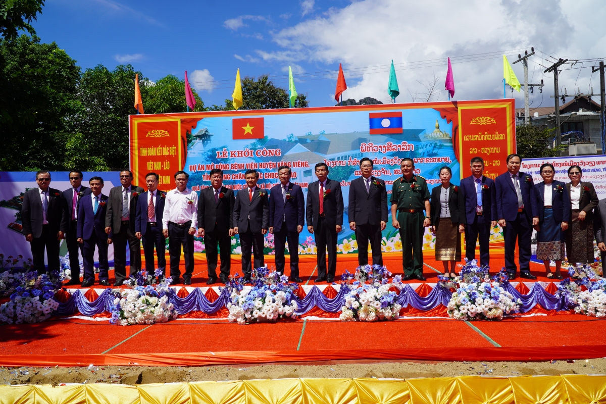 Việt Nam giúp Lào nâng cấp và mở rộng bệnh viện huyện Vangvieng